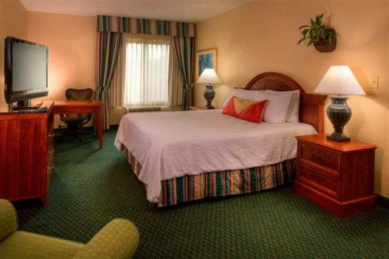 Hilton Garden Inn Tampa North Temple Terrace Екстер'єр фото